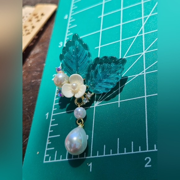 Antique Teal and Pearl Floral Brooch - Picture 4 of 7